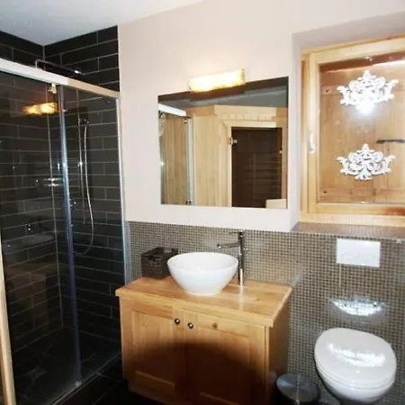 Modern With Bubble Bath In Σαλέ *